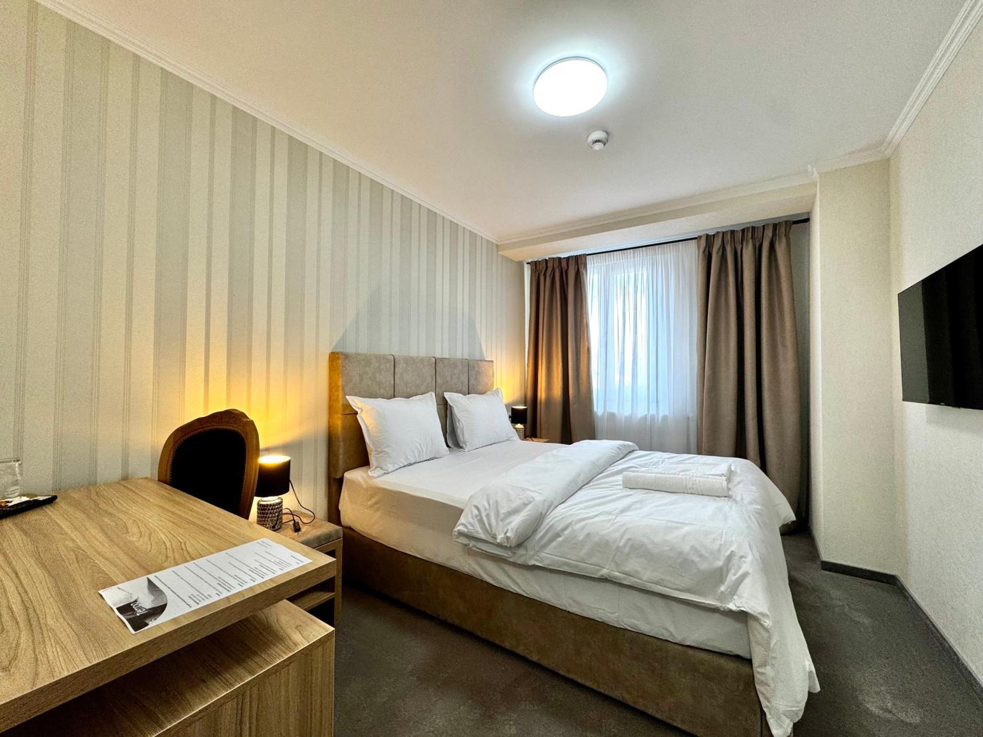 Отель Tempo Boutique Бузэу Экстерьер фото